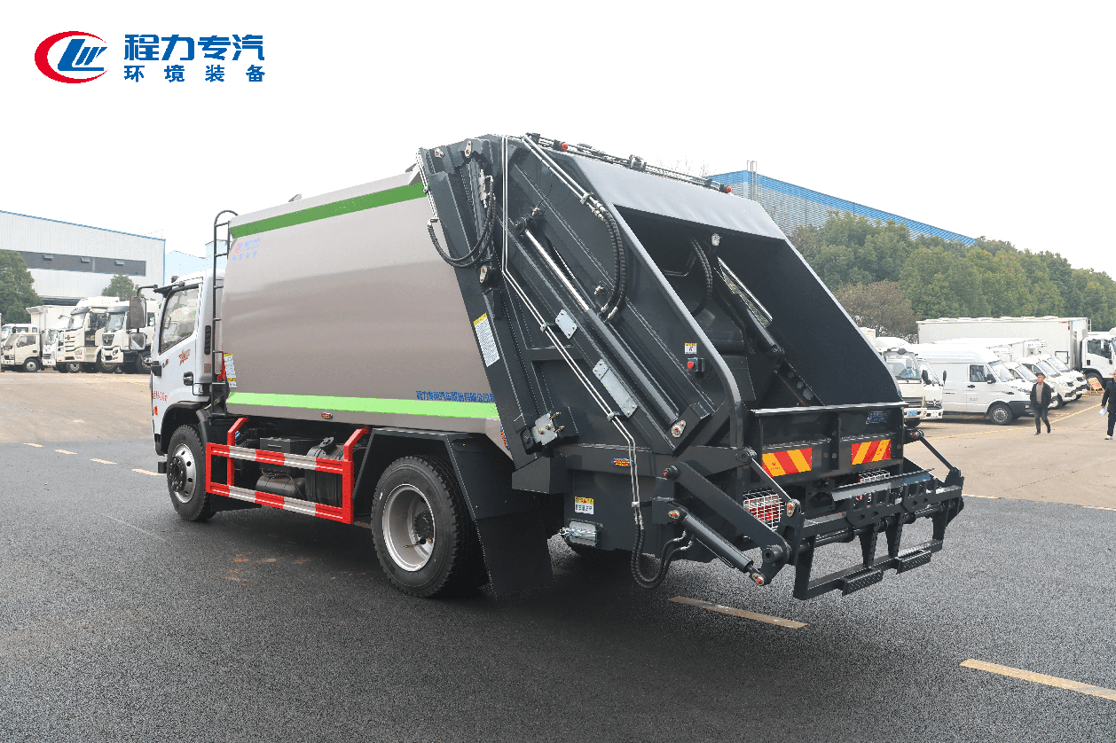 12方東風(fēng)多利卡D7壓縮垃圾車