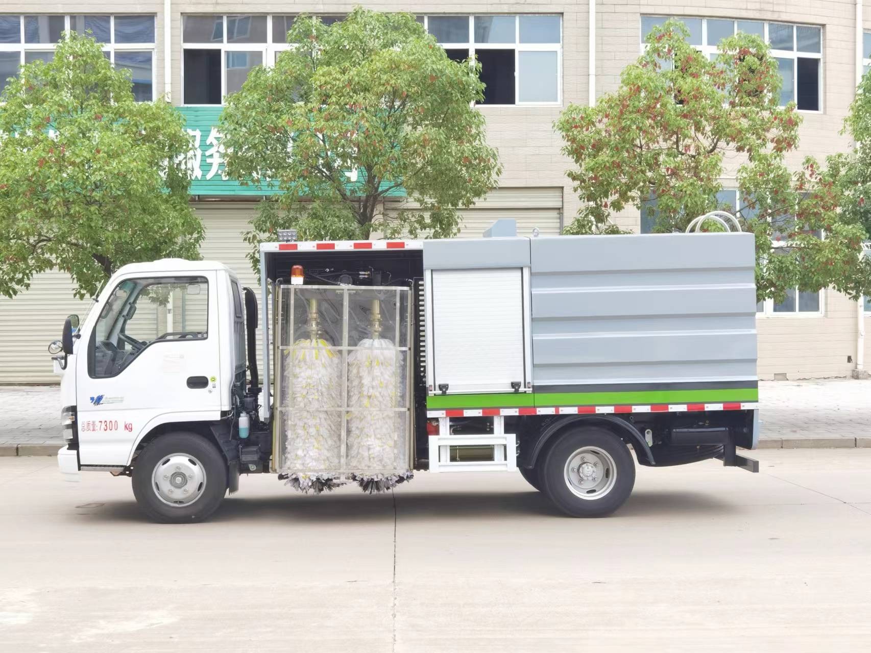 五十鈴護(hù)欄清洗車