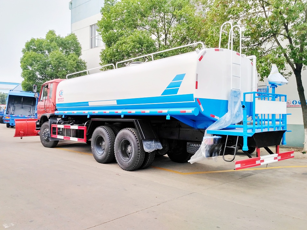 東風后八輪大型灑水除雪車